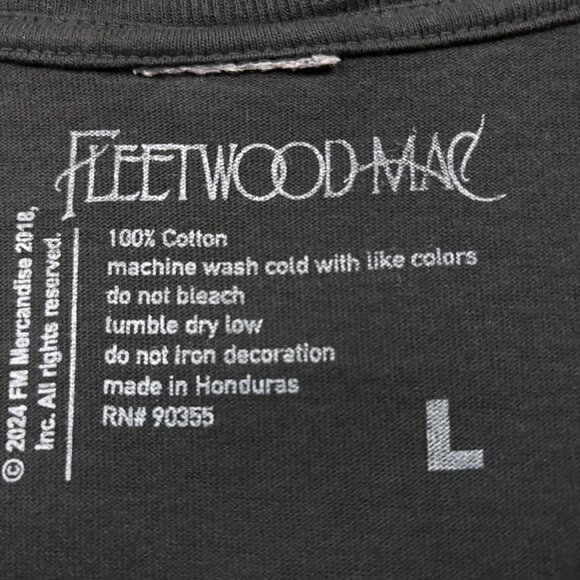 Fleetwood Mac Dapper Penguins Rock Band Oversized T-Shirt Size Large - Picture 4 of 4